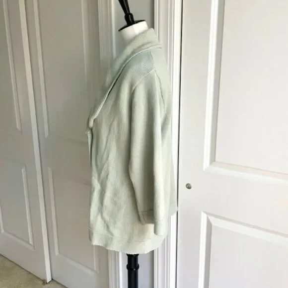 Willow Sage Green One Button 3/4 Sleeve Sweater Size Medium - Picture 2 of 4